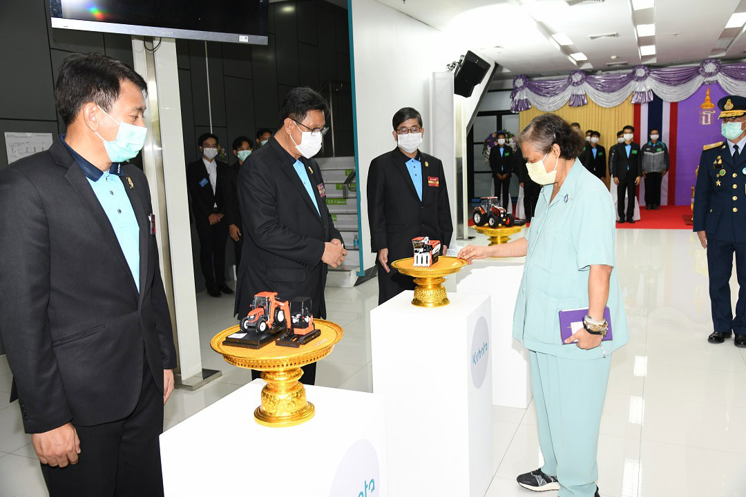 สมเด็จพระกนิษฐาธิราชเจ้า กรมสมเด็จพระเทพรัตนราชสุดาฯ สยามบรมราชกุมารี เสด็จพระราชดำเนินเป็นการส่วนพระองค์ ทรงเยี่ยมชมบริษัทสยามคูโบต้าคอร์ปอเรชั่น จำกัด (สำนักงานใหญ่)