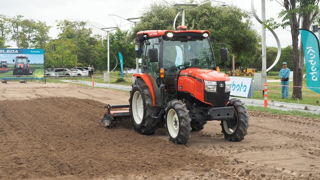 KUBOTA Agri Robo Tractor รุ่น SL60A
